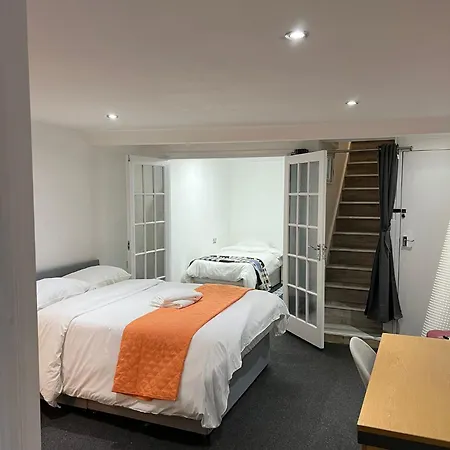 Ferienwohnung Starlet Manor Park London Exterior foto