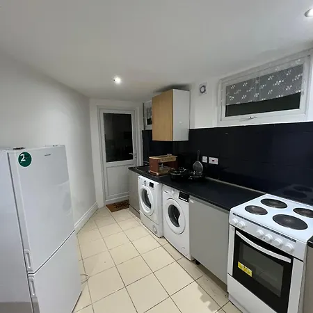 Ferienwohnung Starlet Manor Park London Exterior foto